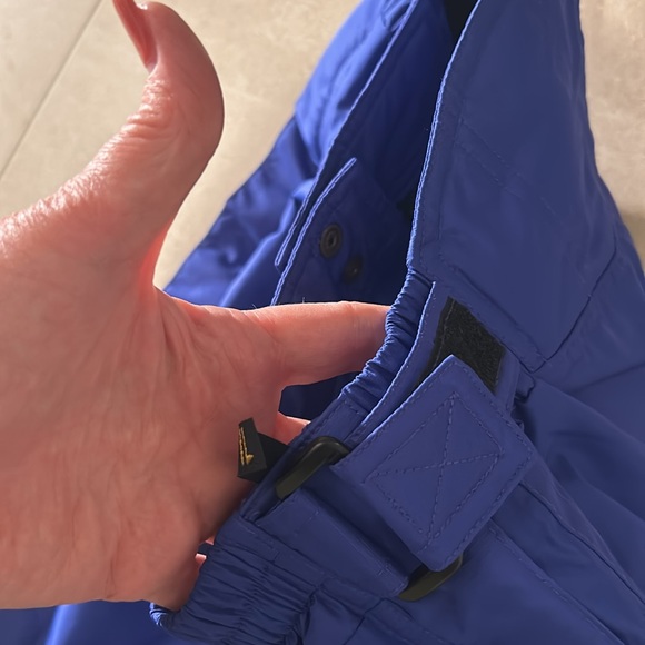 FILA brand ski SET. NWOT. Includes Jacket (10) and pants (8). Never worn! - Picture 10 of 16